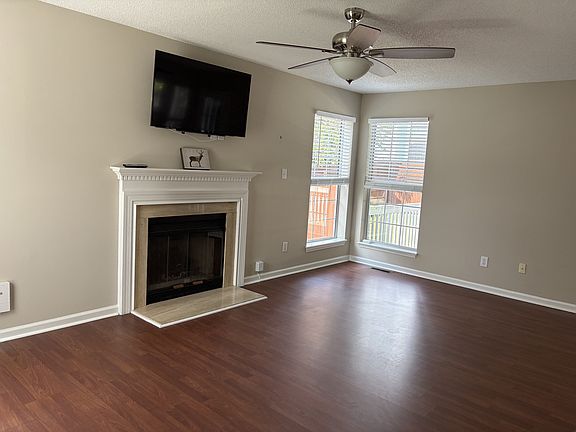 3rd image of 2505 Constitution Dr