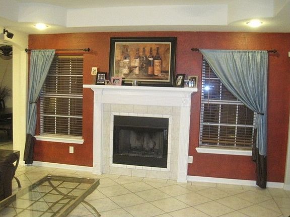3rd image of 321 Woodhollow Ln