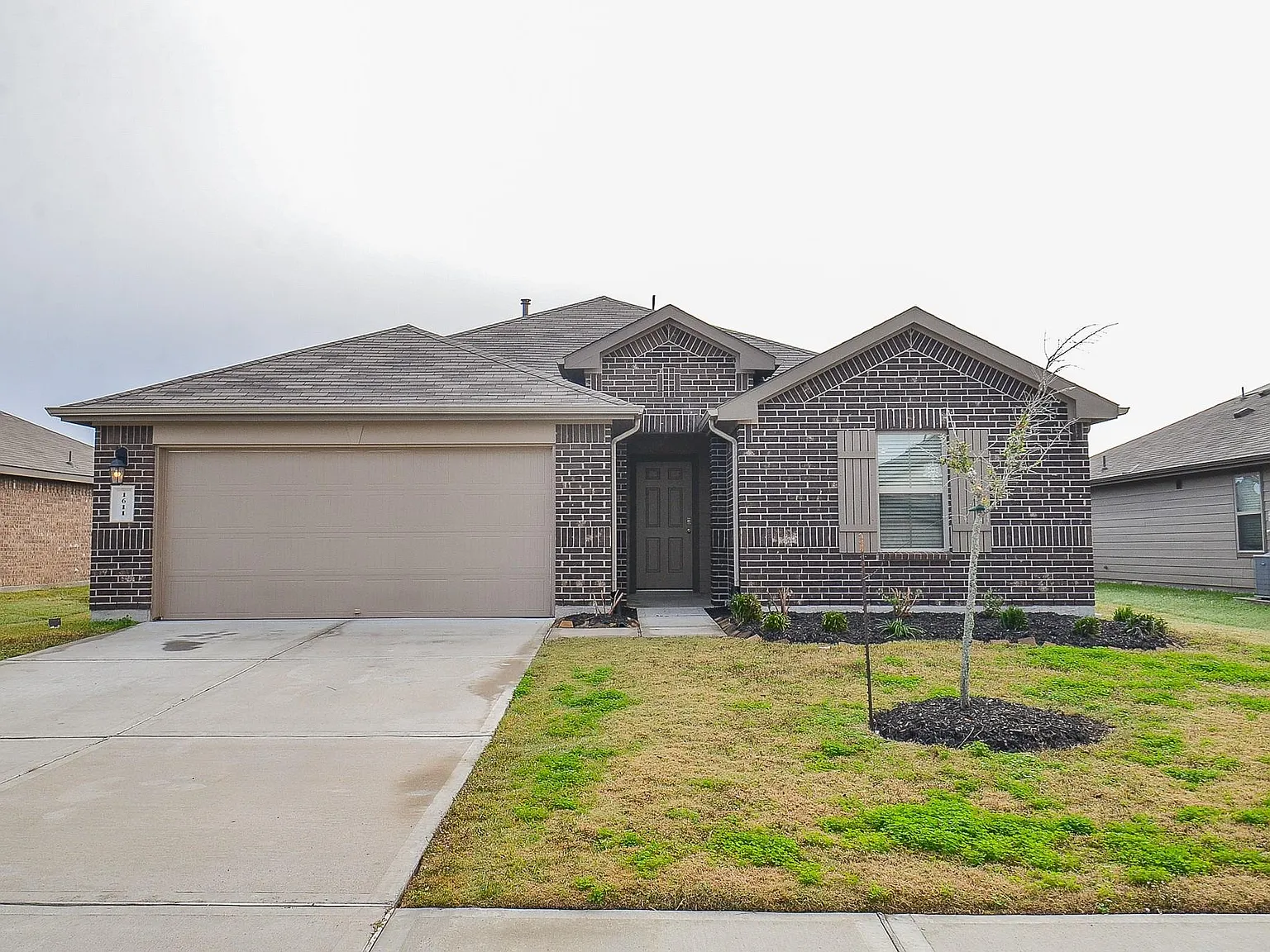 4 bed, 2.0 bath, 1614 sqft, $2,100 — Photo 2