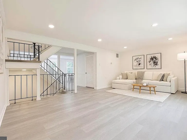 7950 Central Park Cir — Photo 12