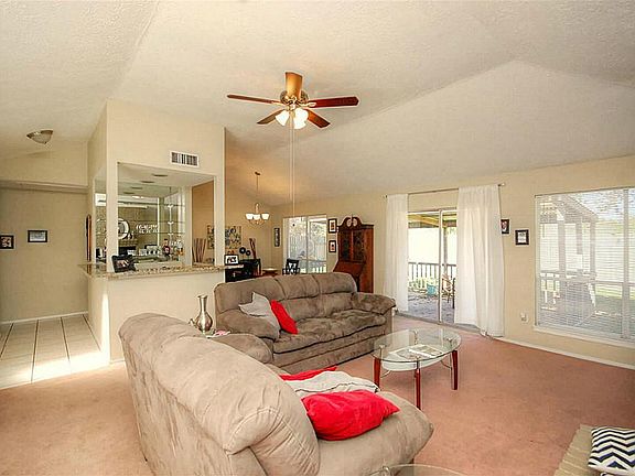 5th image of 602 W Castle Harbour Dr