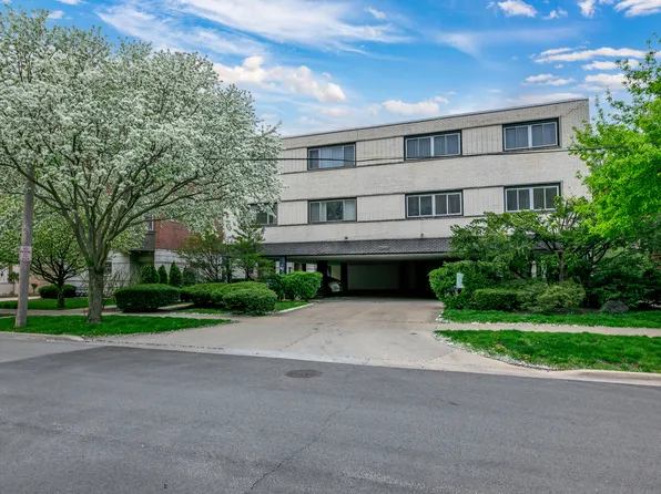 8040 Floral Ave APT 301, Skokie, IL 60077
