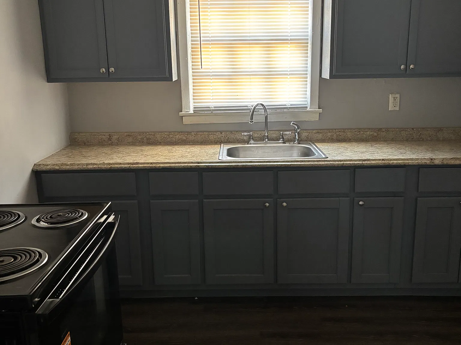 3 bed, 1155 sqft, $1,100 — Photo 1