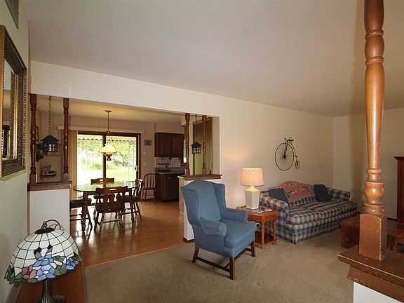 3rd image of 650 Windfield Ln