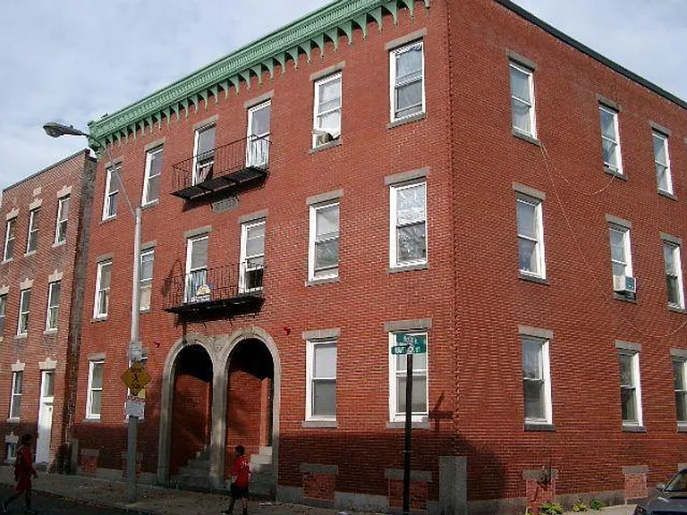 212 Maverick St #3 — Photo 8