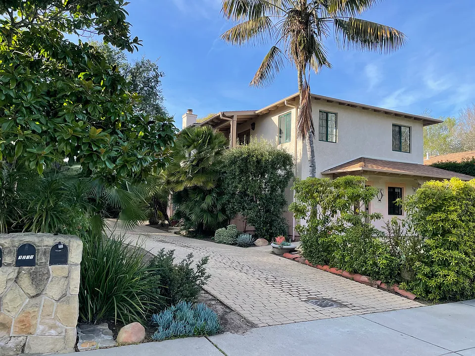 1211 Carpinteria St