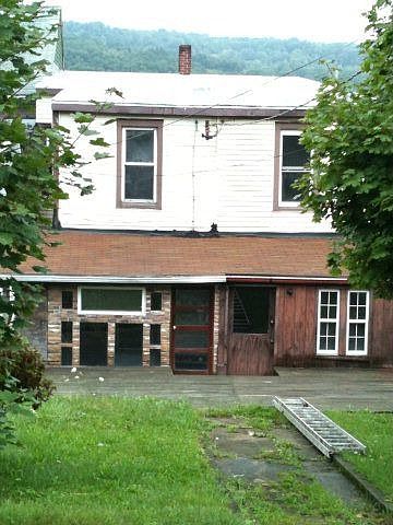 2nd image of 1602 Walnut St