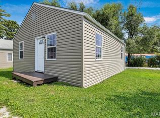302 Hilltop Dr, Wentzville, MO 63385