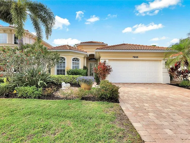 7655 Martino Cir — Photo 2