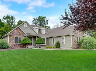 4100 W Squire Ave, Greenfield, WI 53221