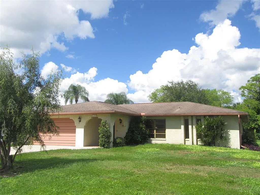 3 bed, 2.0 bath, 1600 sqft, $1,750 — Photo 2
