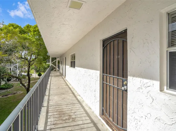 3360 Spanish Moss Ter APT 304, Lauderhill, FL 33319