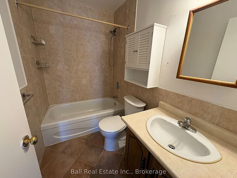 44 Anne St #5 — Photo 3