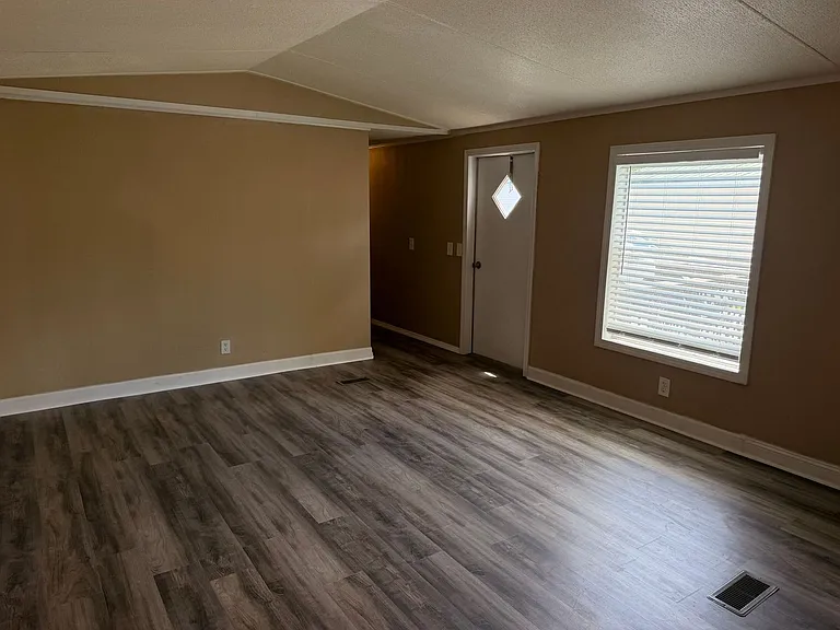 4512 Carla Ln #L — Photo 4