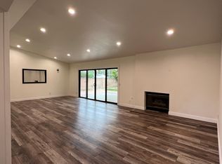 23400 Burbank Blvd, Woodland Hills, CA