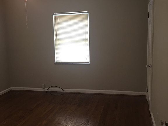 3rd image of 4017 Paxton Ave #1