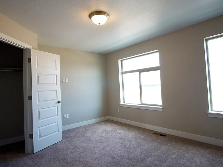 2541 N Moline St #2-BDRM TOWNHOUSE — Photo 15