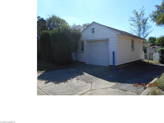 2nd image of 832 S Hawkins Ave