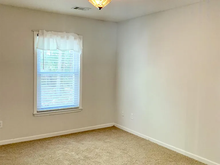 485 Chippenham Ct — Photo 21
