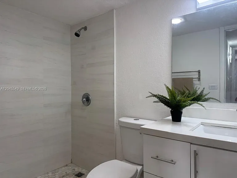 4550 NW 9th St #709E — Photo 11
