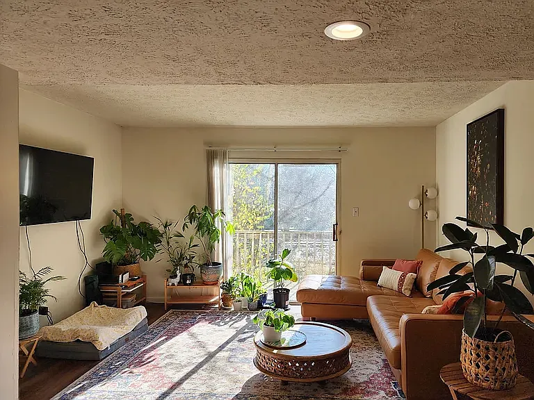 3 bed, 1443 sqft, $1,400 — Photo 1