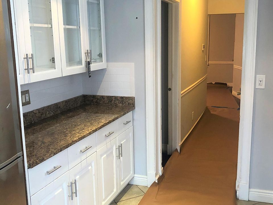 1st image of 9 Hyatt Ave Floor 1