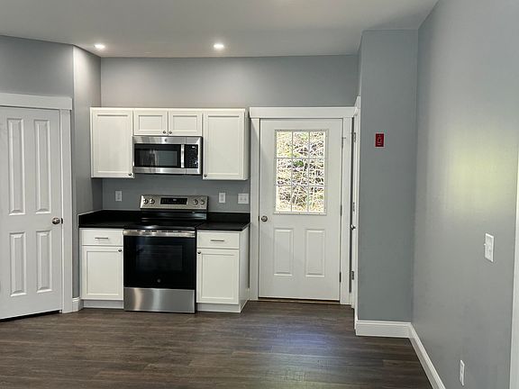 3rd image of 88 Pease Hill Road