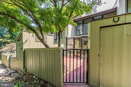 7 Belaire Way Photo 1
