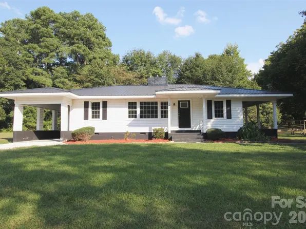 1205 Camden Rd, Wadesboro, NC 28170