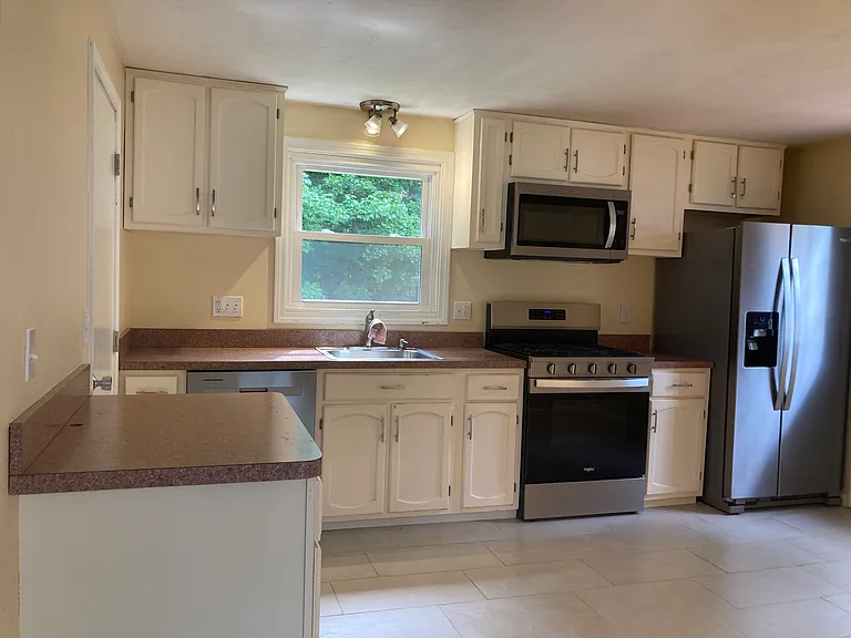 6 Carol Dr #6 — Photo 7