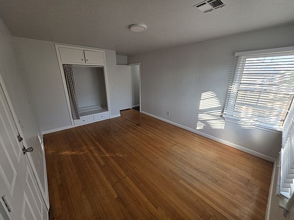 5th image of 2044 NW 47th St