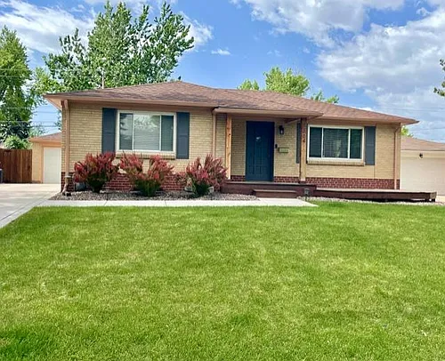 4564 E Colorado Ave Photo 1