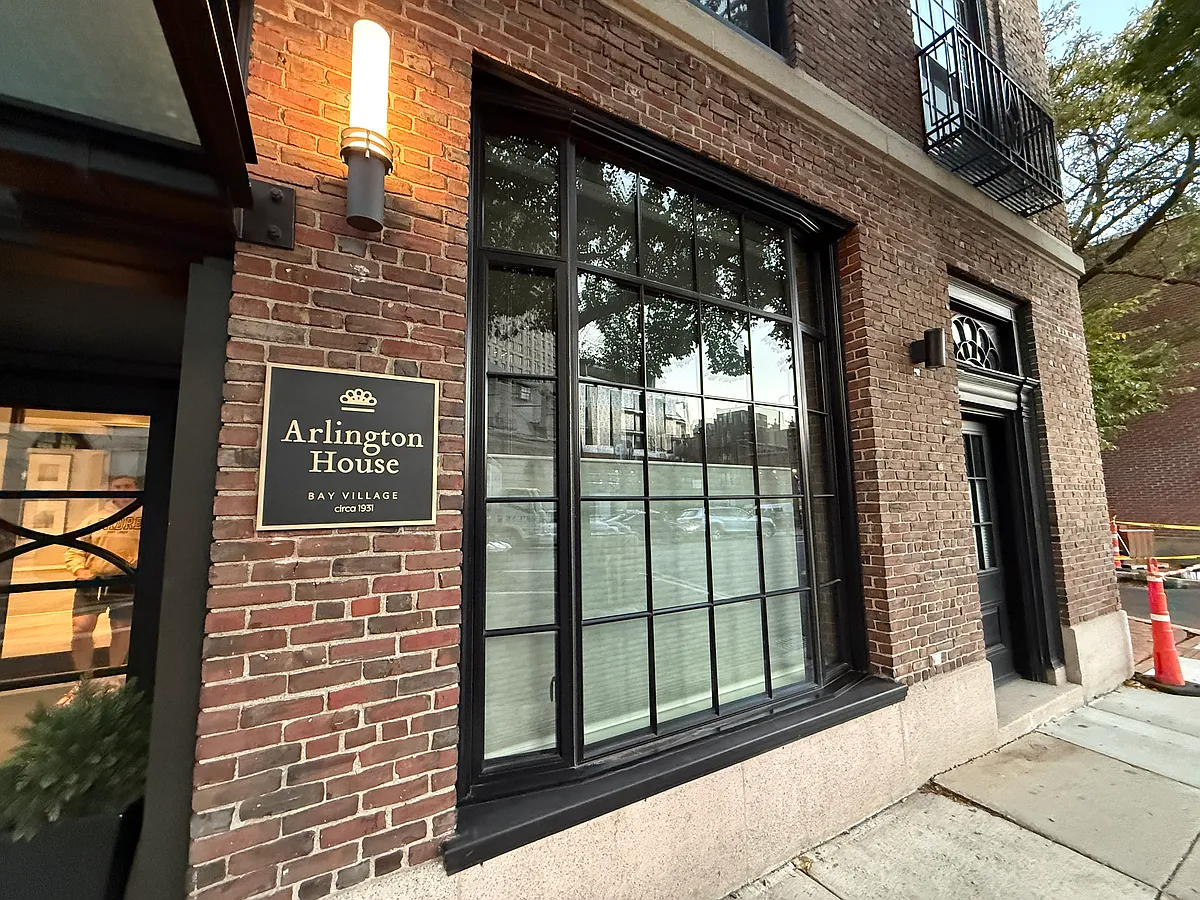 Building Photo - 110 Arlington St #2