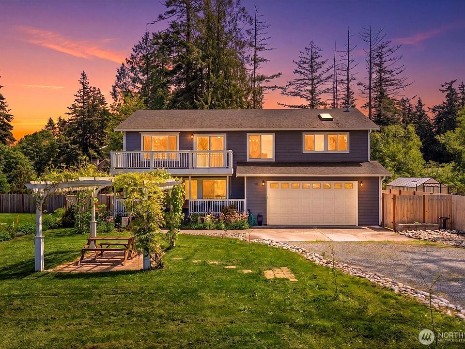 1st image of 35 Edgewater Drive