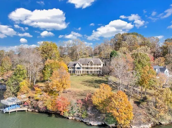 6641 Horseshoe Bend Rd, Goodview, VA 24095