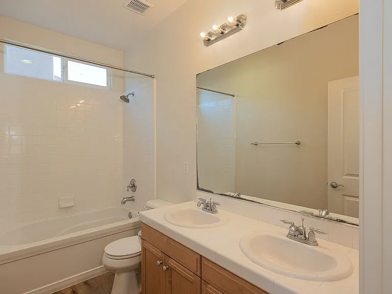 326 Lakeview Ct — Photo 22