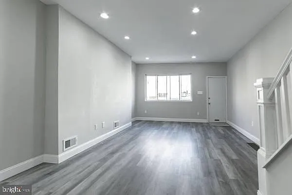 1914 Wilder St — Photo 3