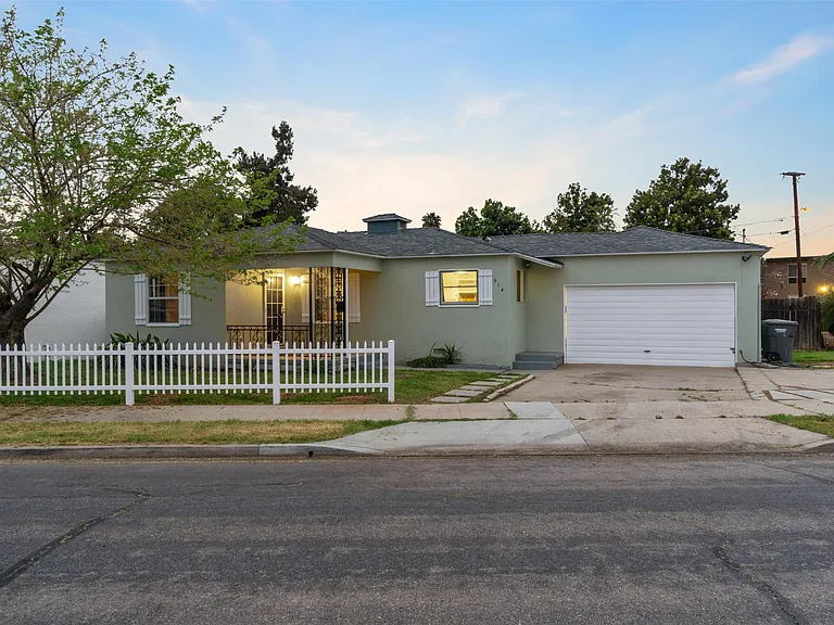 514 Prescott Ave — Photo 1