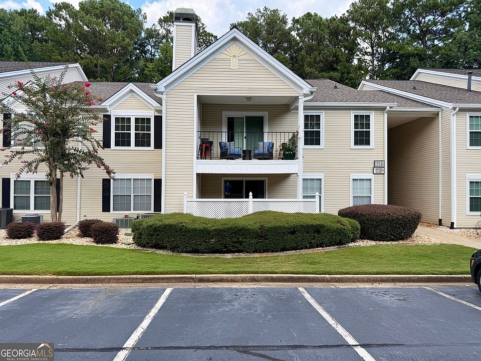 1st image of 1015 Ridgefield Dr