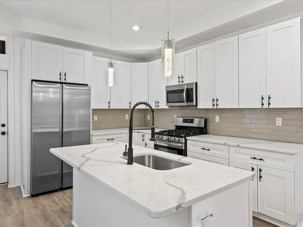 915 N Montford Ave, Baltimore, MD 21205