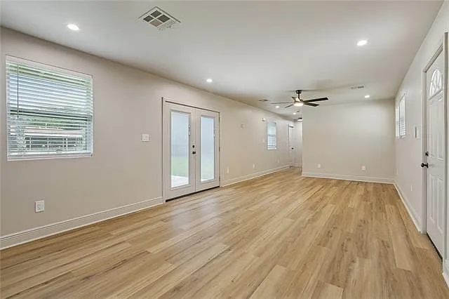 212 Berkley Dr — Photo 6