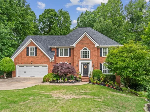 420 Windswept Ct, Roswell, GA 30075