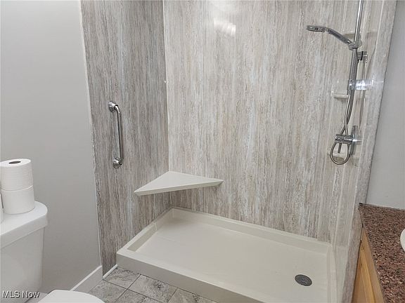3rd image of 121 Shelton Blvd