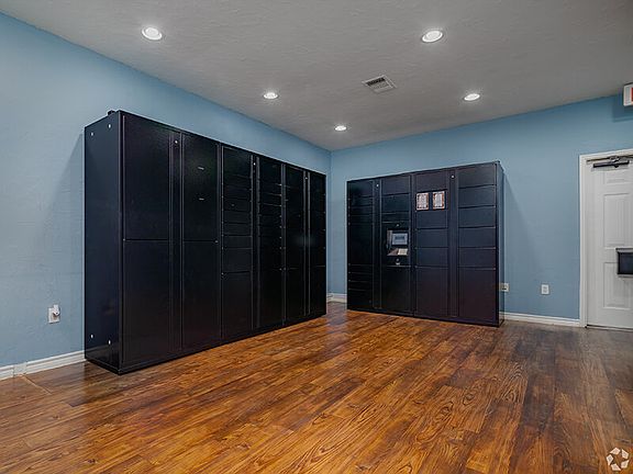3rd image of 9032 Dugas Rd #3AUCPRK