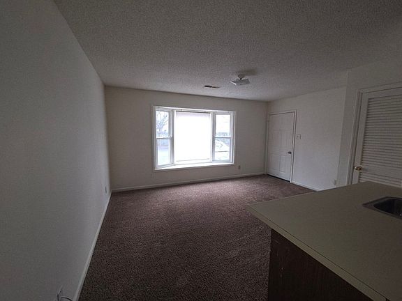 4th image of 309 E Beech St #E3d323ae6