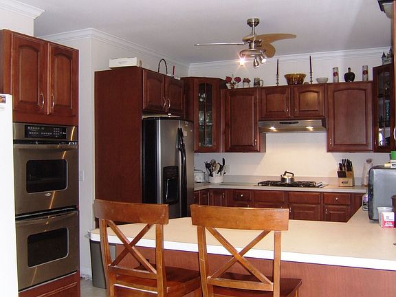 Gourmet U-shaped Kitchen