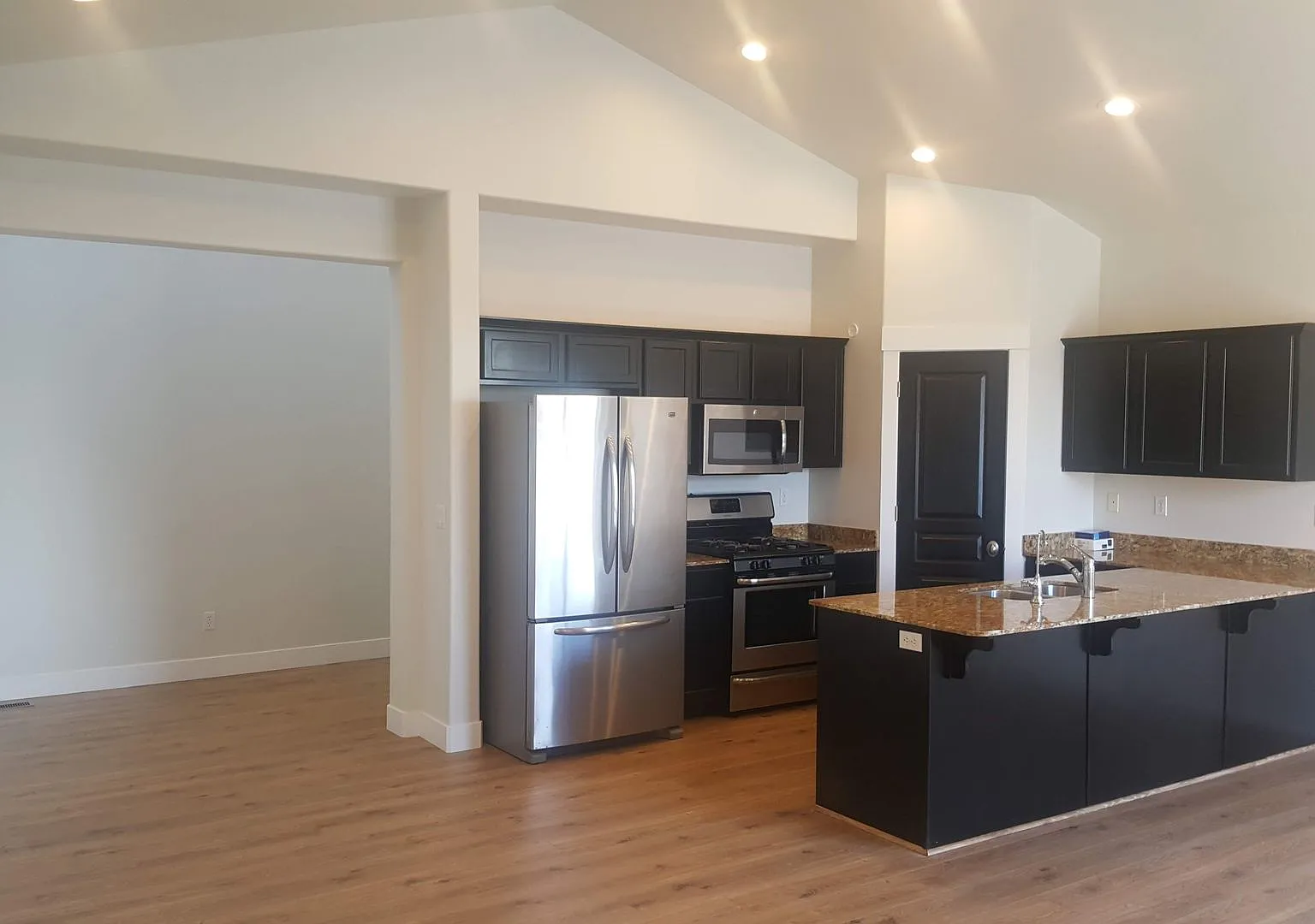 Spacious 3-Bedroom Corner Lot Townhome in West Point — Photo 2