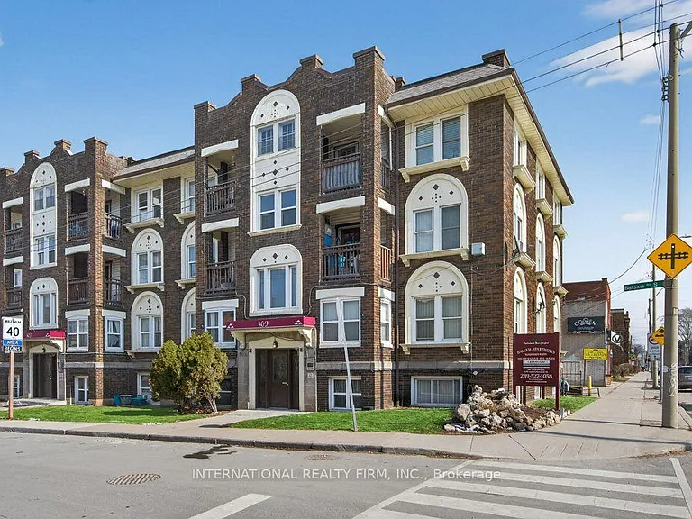 109 Balsam Ave S #4 — Photo 5