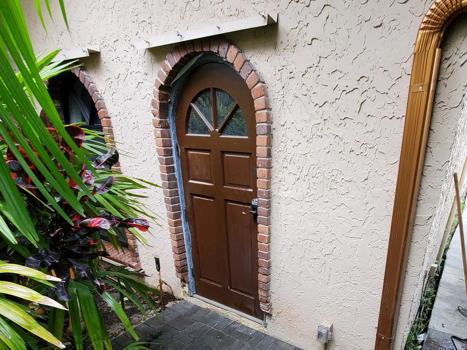 5 bed, 3400 sqft, $1,395 — Photo 3