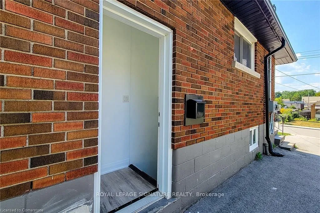 2 bed, $1,800 — Photo 2